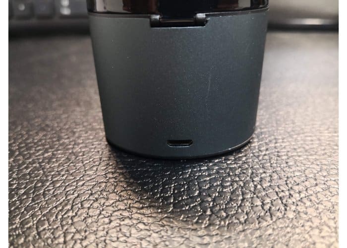BW-FYE8充電ケース背面