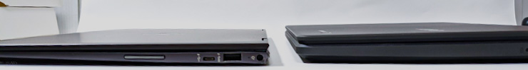 HP ENVY X360とChromebook 712の本体幅の比較。畳んだ状態横