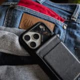 時代は「MagSafeカードケース」国産牛革×歴史ある工房で作られたMolid MagSafe Walletを試す