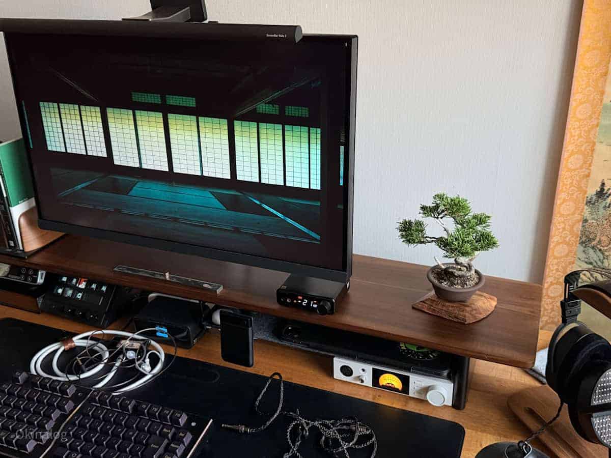 TOPPING DX1 IIをデスクに設置した様子