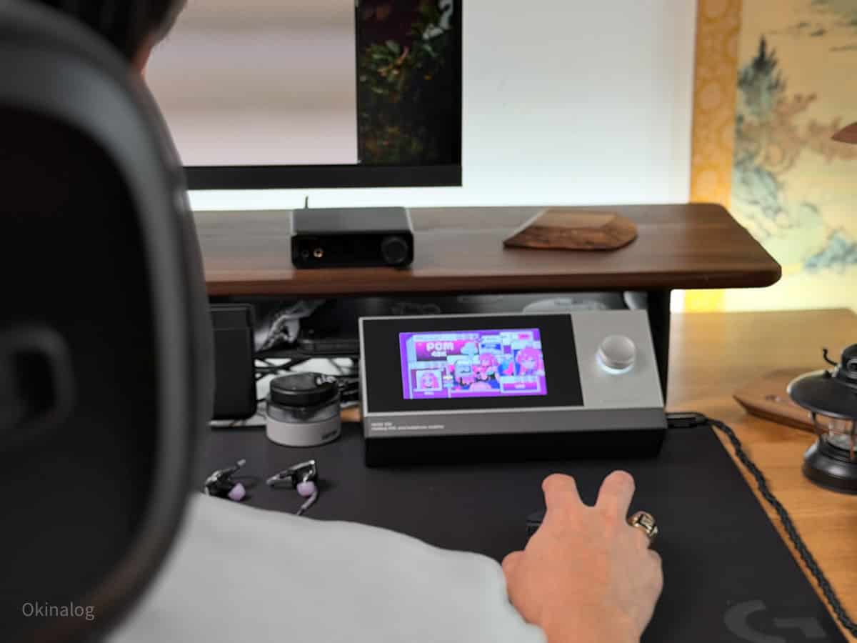 MUSEHIFI MUSE300をデスクに設置して生活している様子